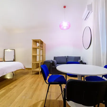 Pensionat Evaref House 4*