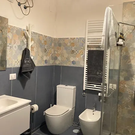 Evaref House 4* Nápoles