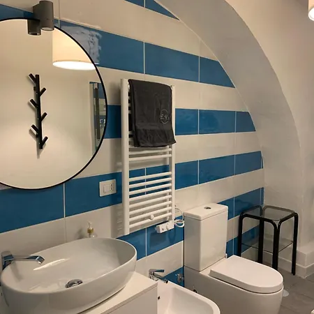 Evaref House 4* نابولي